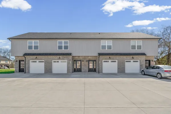 $1,295 | 405 Shelby Street, Unit A, Clarksville, TN 37042
