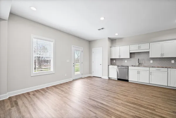 $1,295 | 405 Shelby Street, Unit A, Clarksville, TN 37042