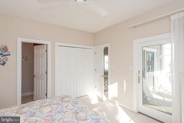 a picture of a bench in a window