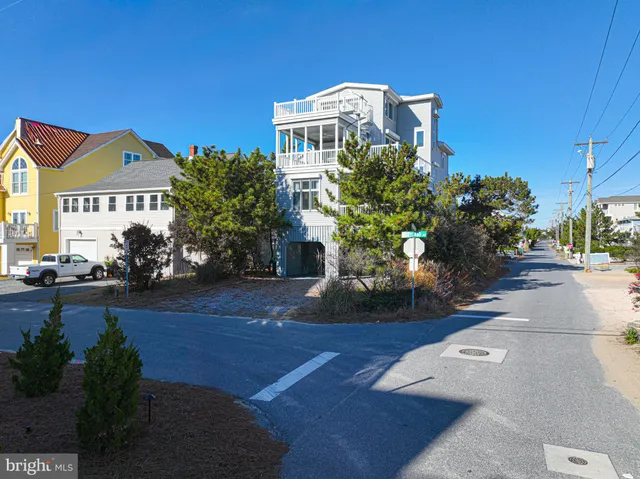 $3,500,000 | 40209 Maryland Avenue, Fenwick Island, DE 19944