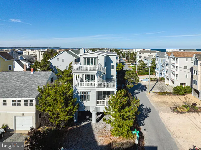 $3,500,000 | 40209 Maryland Avenue, Fenwick Island, DE 19944