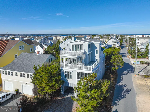 $3,500,000 | 40209 Maryland Avenue, Fenwick Island, DE 19944