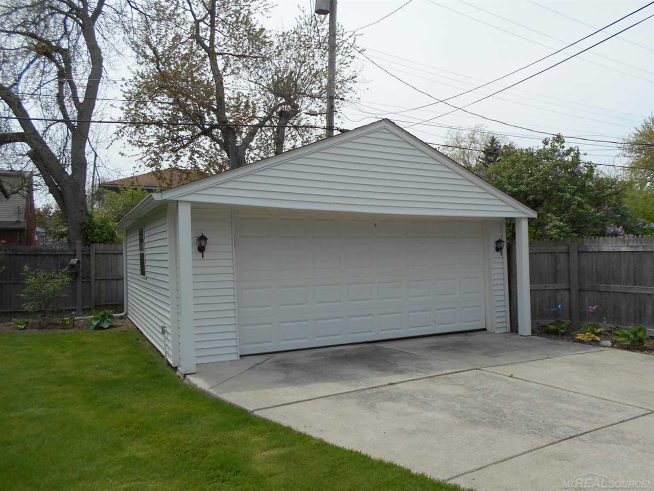 643 Barrington Road Grosse Pointe Park, MI 48230 - Photo 28 of 30