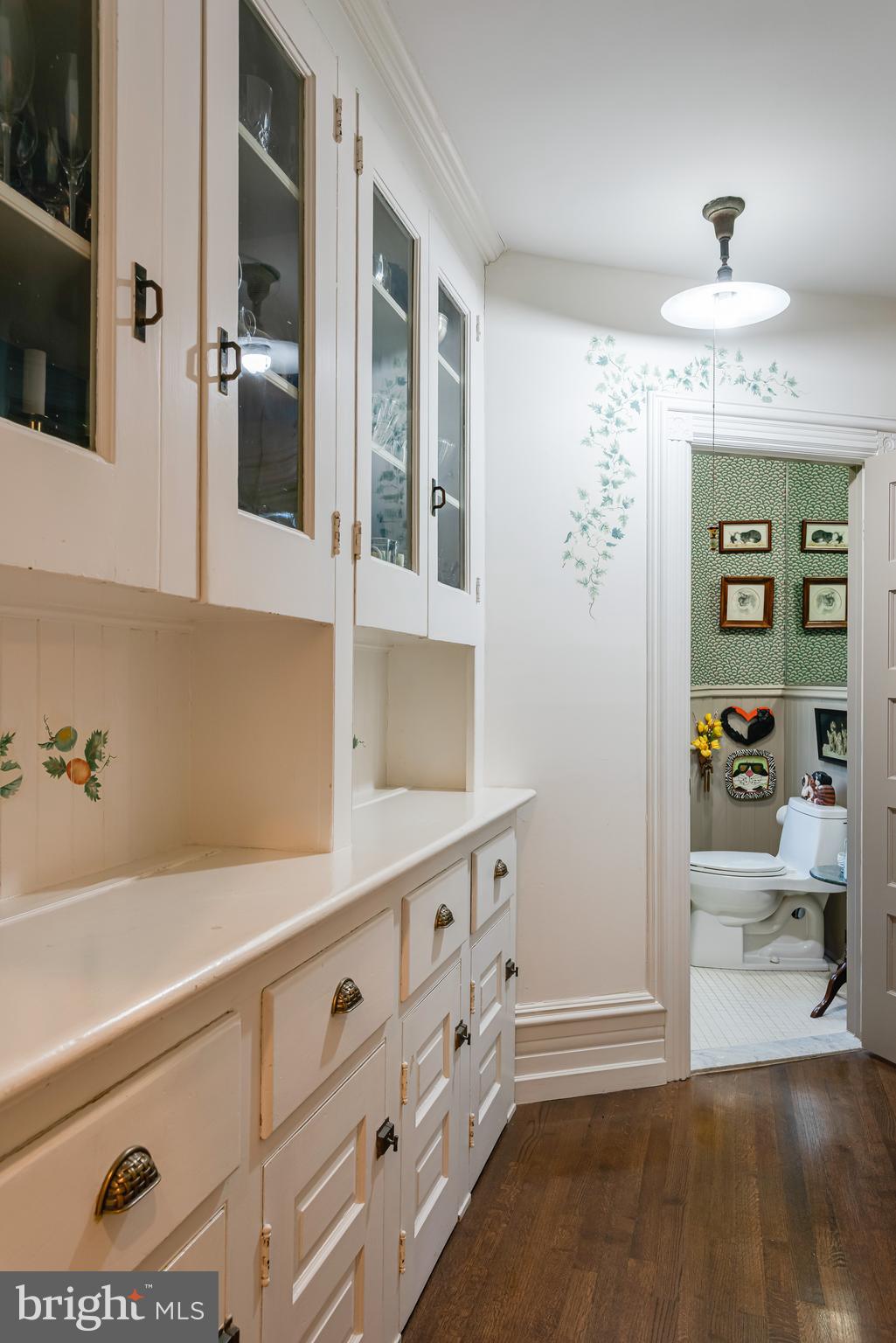 312 South Waterloo Road Devon, PA 19333 - Photo 24 of 70 Butler's pantry cabinets