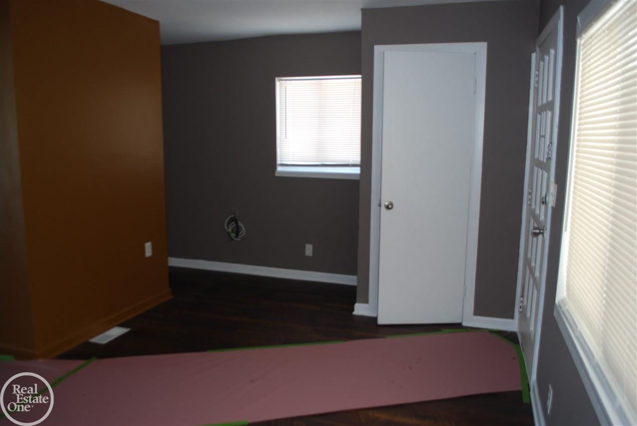 8615 East Pearson Road Utica, MI 48316 - Photo 18 of 26 31337767-17.JPG