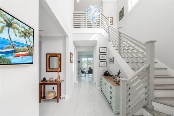 a view of entryway with furniture