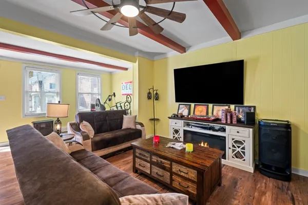 $625,000 | 4416 Bruner Avenue | Wakefield