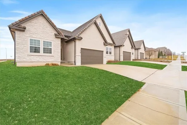 $499,000 | 718 Northeast Lone Hill Drive, Unit A, Lee's Summit, MO 64064