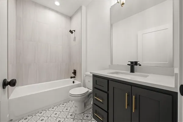 $499,000 | 718 Northeast Lone Hill Drive, Unit A, Lee's Summit, MO 64064