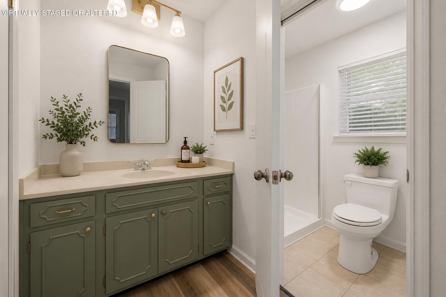 3416 Roberts Road Chattanooga, TN 37416 - Photo 17 of 37 Staged bathroom