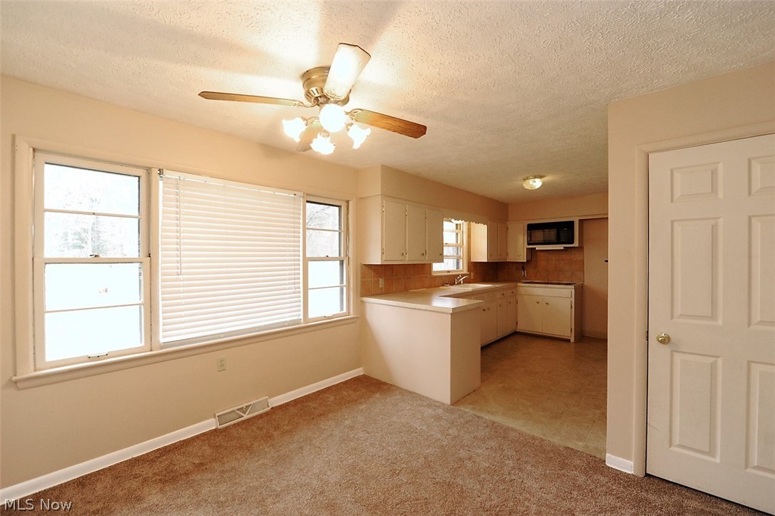 5660 Dailey Road New Franklin, OH 44319 - Photo 10 of 23 Dining/Kitchen