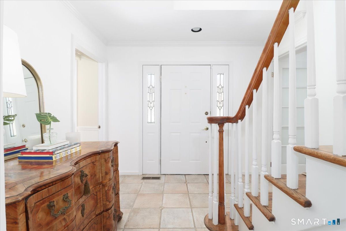 17 Tall Oaks Road Wilton, CT 06897 - Photo 4 of 48