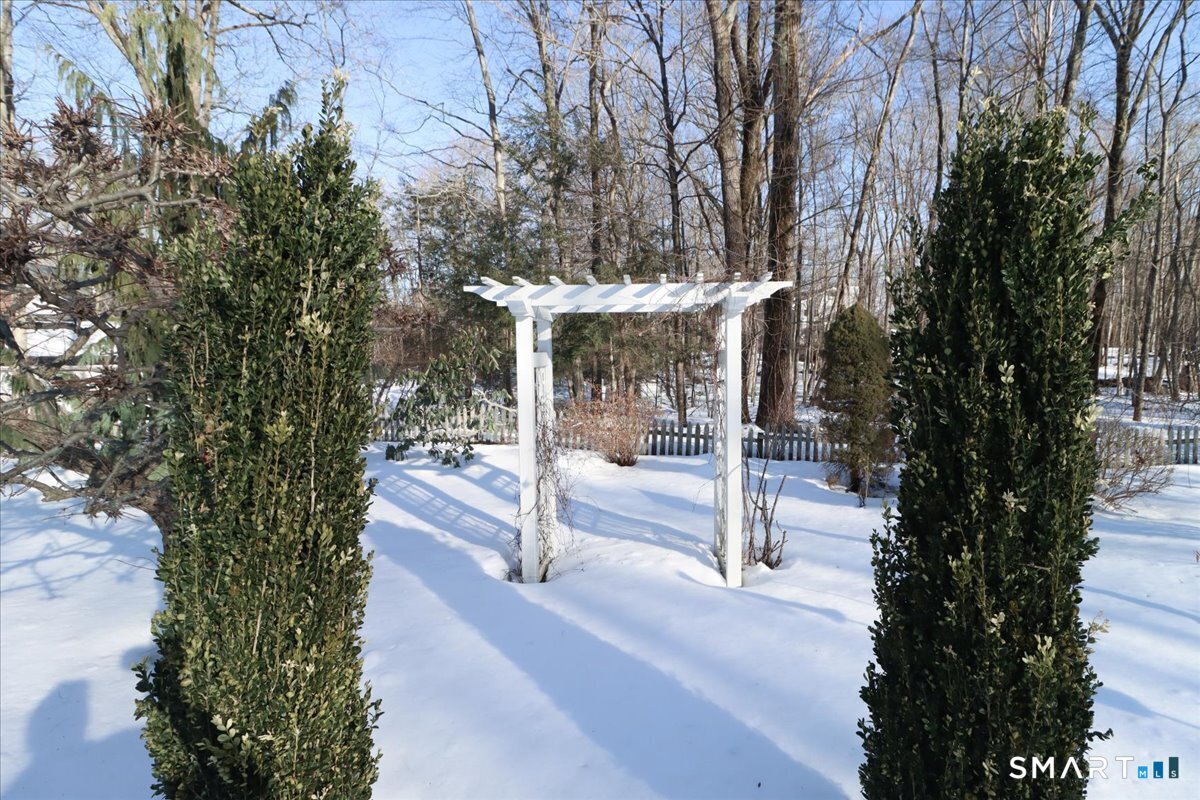 17 Tall Oaks Road Wilton, CT 06897 - Photo 43 of 48