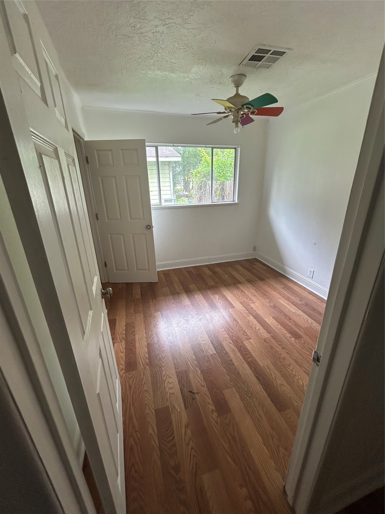 3040 Nineteenth Street Beaumont, TX 77706 - Photo 10 of 14 a view of empty room with window