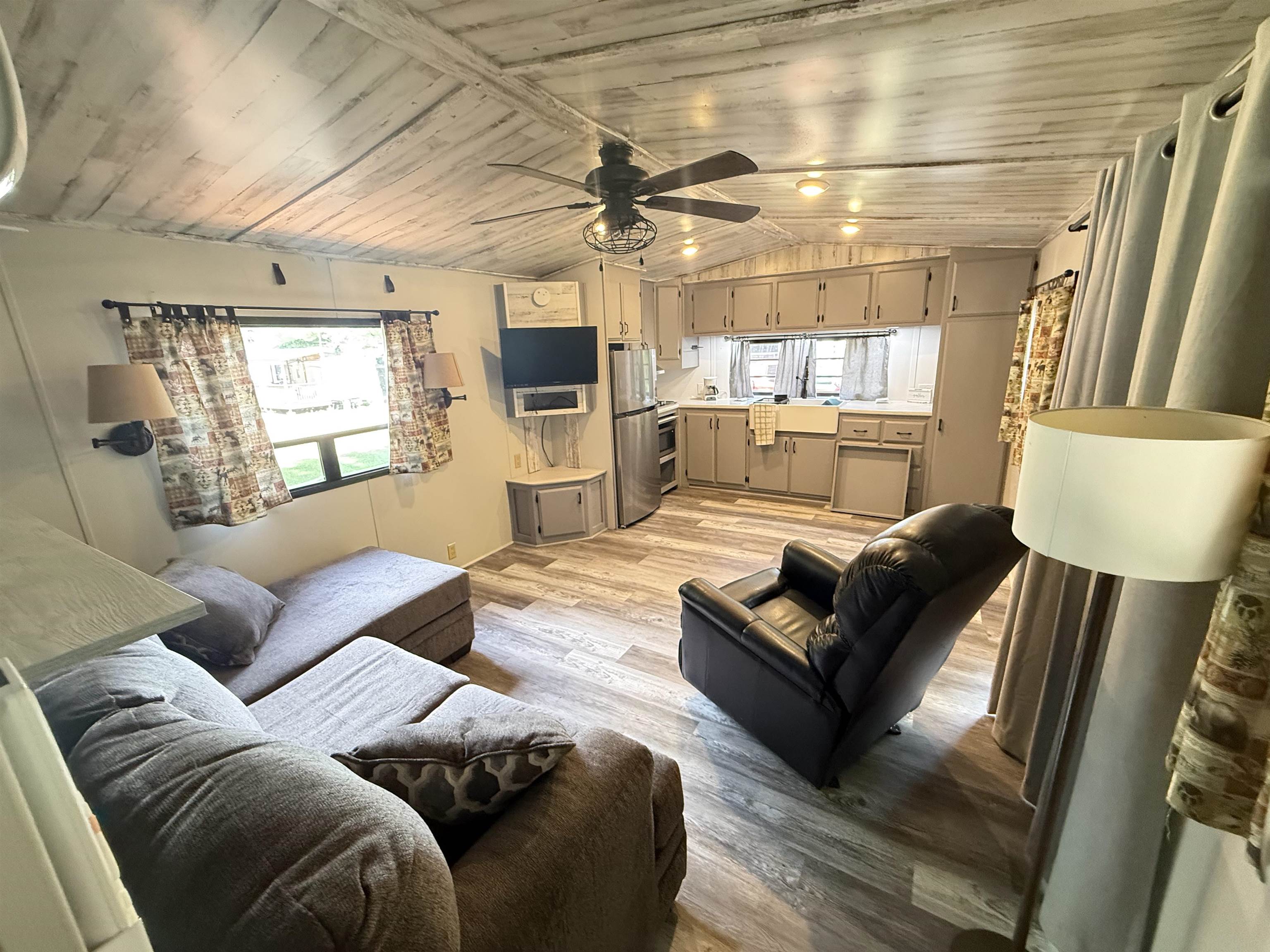 W2630 Fox, Unit 9 Montello, WI 53949 - Photo 3 of 10