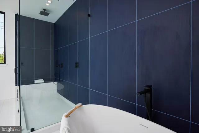 $5,750,000 | 2800 32nd Street Northwest, Washington, DC 20008