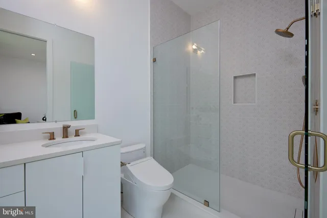 $5,750,000 | 2800 32nd Street Northwest, Washington, DC 20008