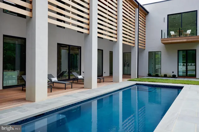 $5,750,000 | 2800 32nd Street Northwest, Washington, DC 20008