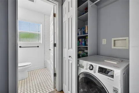 $300,000 | 734 40th Avenue Northeast, St. Petersburg, FL 33703
