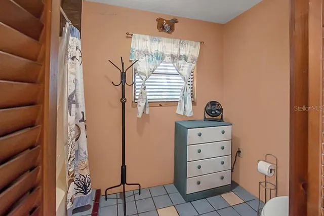 a bathroom with a toilet
