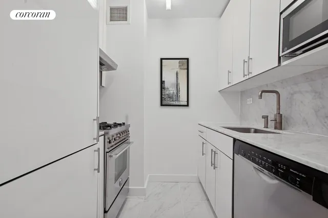 $975,000 | 322 West 57th Street, Unit 24R | Hell's Kitchen