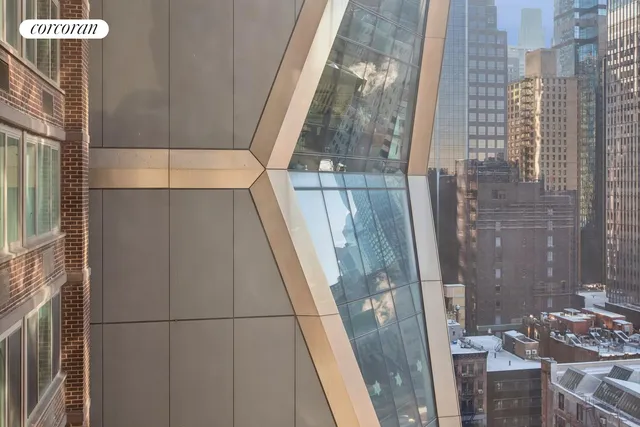 $975,000 | 322 West 57th Street, Unit 24R | Hell's Kitchen