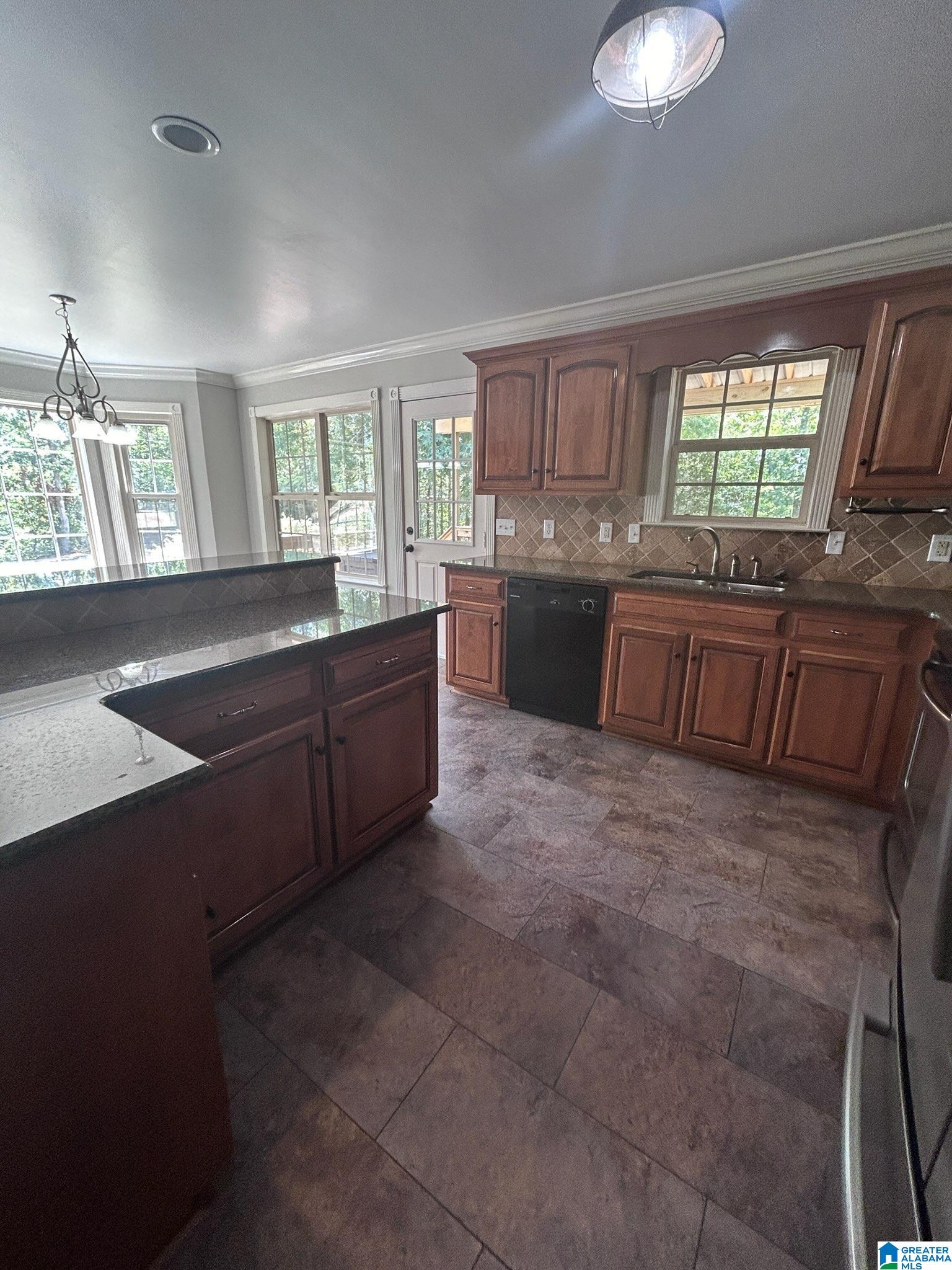 2359 Crystal Lake Road West Blocton, AL 35184 - Photo 14 of 37