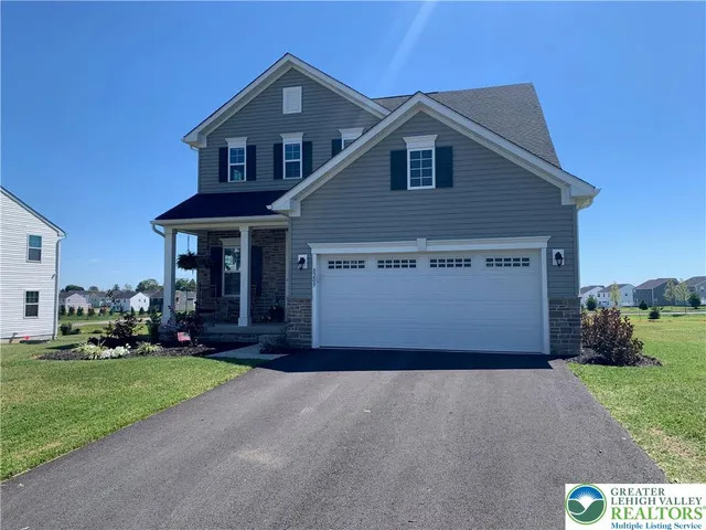 $669,900 | 8209 Young Boulevard, Fogelsville, PA 18051