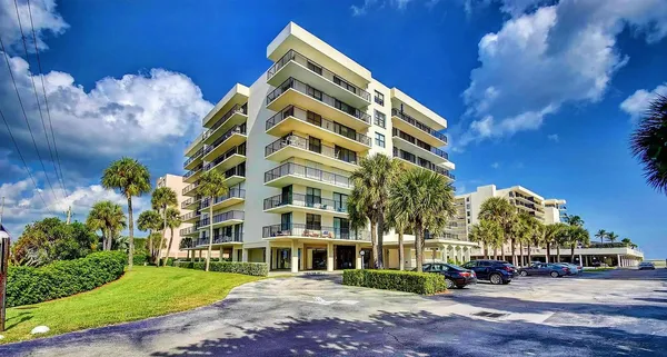 $699,000 | 3460 South Ocean Boulevard, Unit 612, Palm Beach, FL 33480