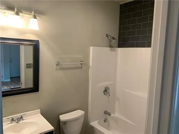 $1,400 | 2627 Acacia Street, New Orleans, LA 70122