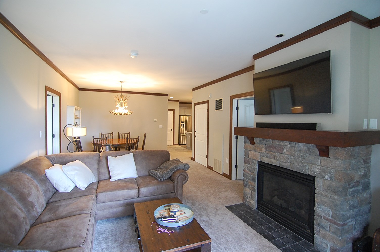 43 Middle Ridge Road, Unit 215 South Londonderry, VT 05155 - Photo 5 of 12