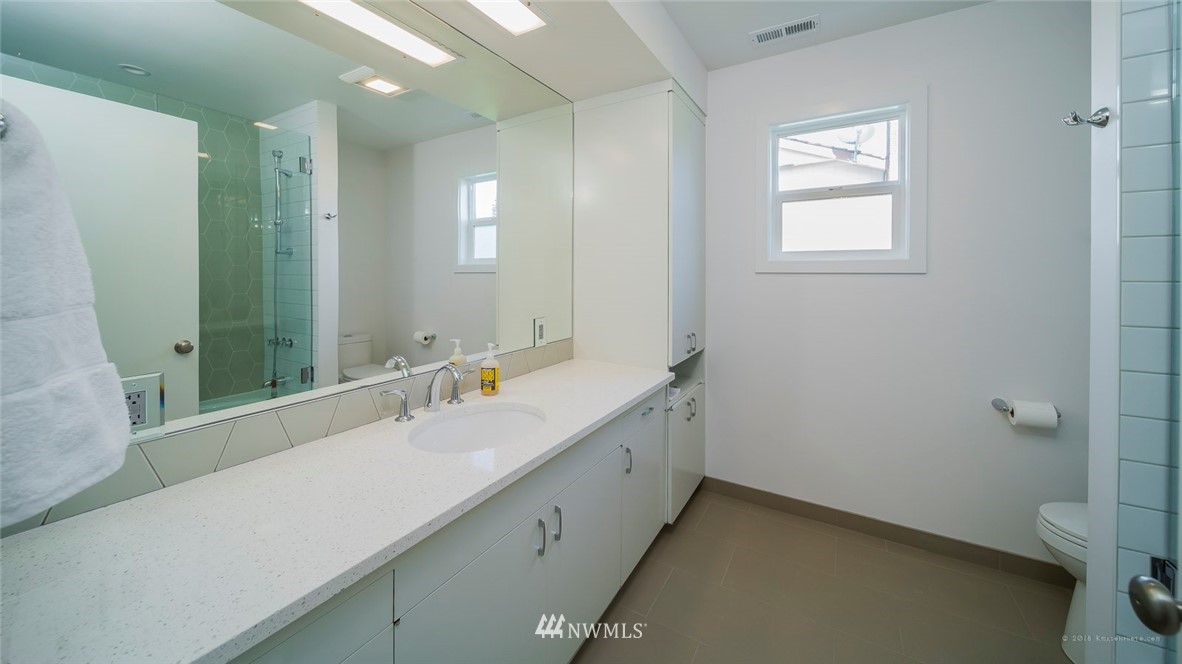 414 Rockefeller Avenue Everett, WA 98201 - Photo 9 of 23 Gallery Image 9