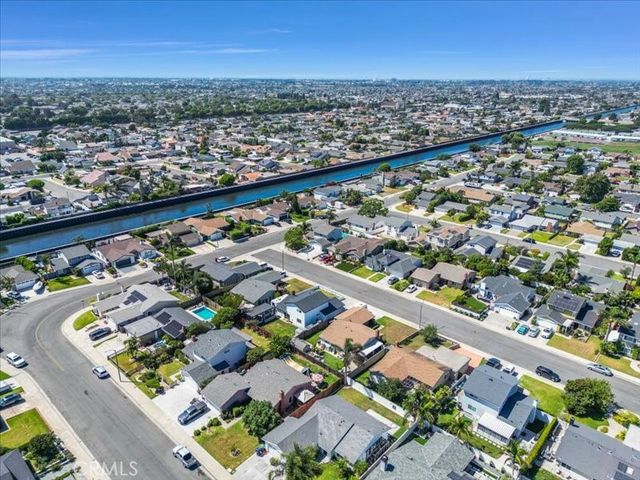 $1,460,000 | 9312 Westcliff Drive, Huntington Beach, CA 92646