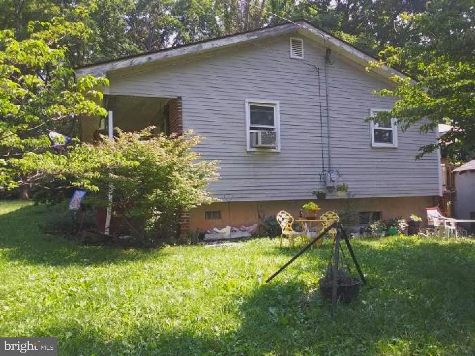 1752 Kimble Road Berryville, VA 22611 - Photo 5 of 38 SIDE OF HOUSE