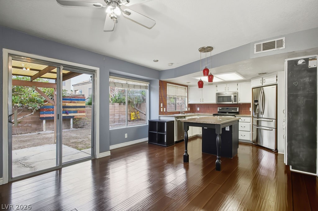 863 Brass Ring Road Las Vegas, NV 89123 - Photo 22 of 47 Kitchen with island and breakfast table area