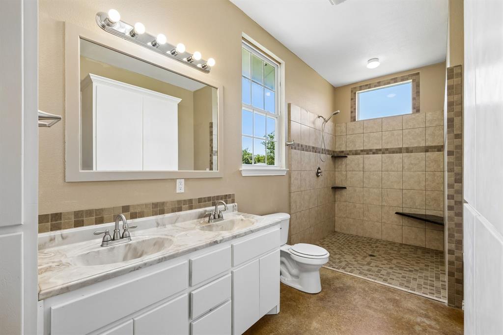 2412 Chickering Road Cleburne, TX 76031 - Photo 38 of 40 Guest House Primary Bath