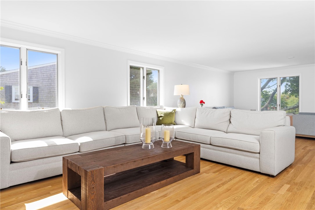 331 3rd Beach Road Middletown, RI 02842 - Photo 11 of 44