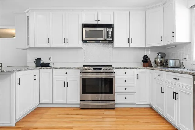 $15,000 | 331 3rd Beach Road, Middletown, RI 02842