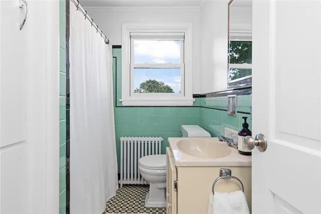 $15,000 | 331 3rd Beach Road, Middletown, RI 02842