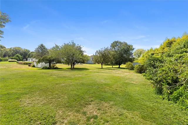 $15,000 | 331 3rd Beach Road, Middletown, RI 02842