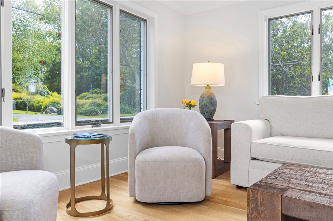 331 3rd Beach Road Middletown, RI 02842 - Photo 9 of 44