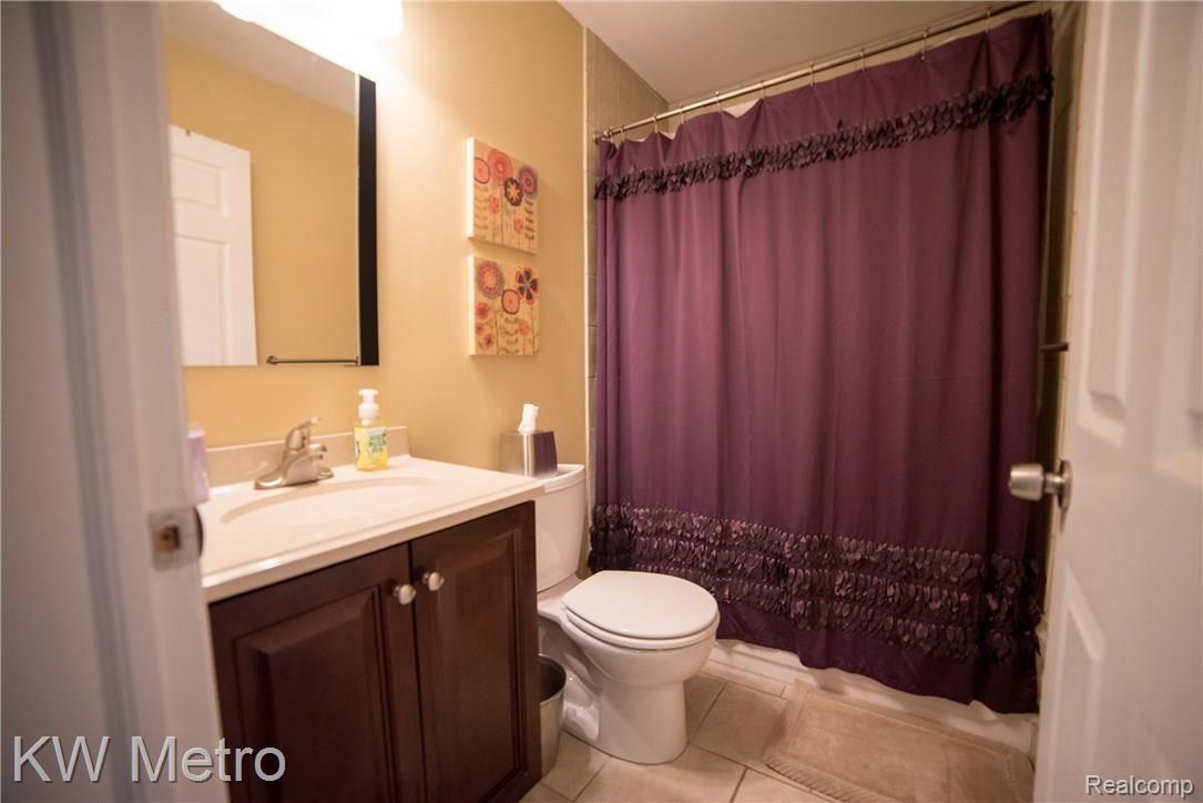 229 North Helen Avenue Rochester, MI 48307 - Photo 17 of 37 BMP_7274.jpg