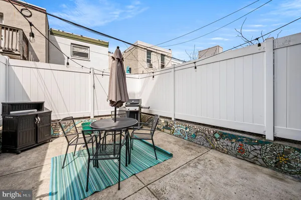 $2,900 | 1825 Carpenter Street, Unit A, Philadelphia, PA 19146