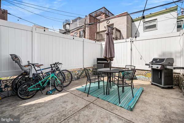 $2,900 | 1825 Carpenter Street, Unit A, Philadelphia, PA 19146