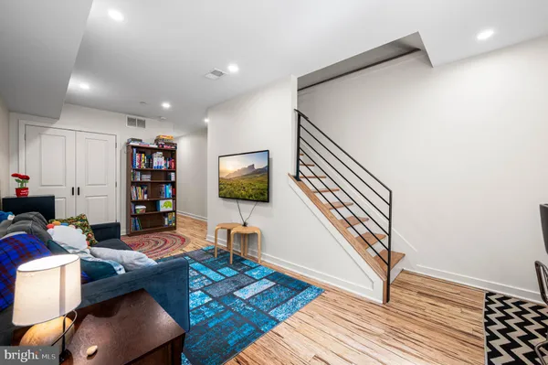 $2,900 | 1825 Carpenter Street, Unit A, Philadelphia, PA 19146