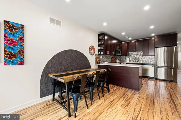 $2,900 | 1825 Carpenter Street, Unit A, Philadelphia, PA 19146