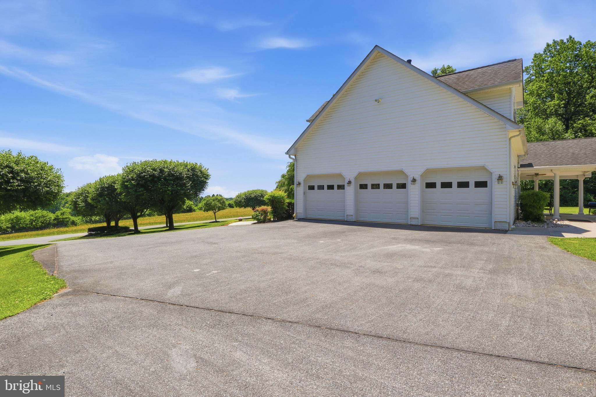 6340 Hunters Ridge Lane Stewartstown, PA 17363 - Photo 11 of 108