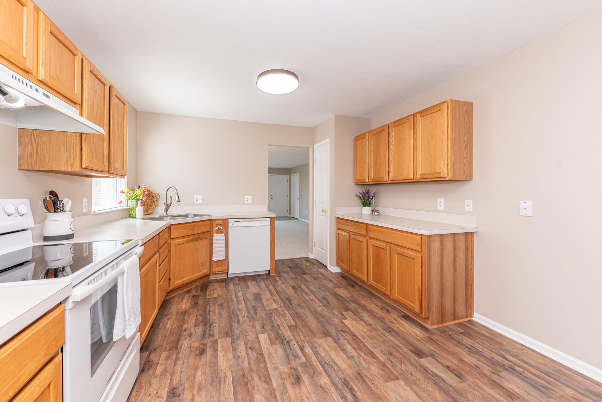 3923 Bridle Pass Ann Arbor, MI 48108 - Photo 15 of 50 Kitchen