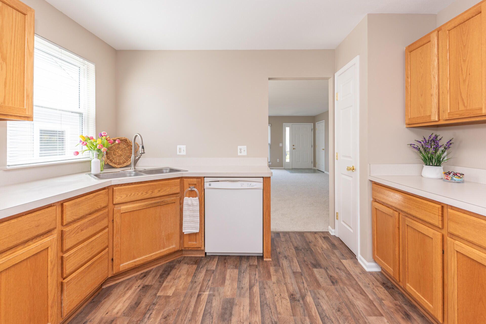 3923 Bridle Pass Ann Arbor, MI 48108 - Photo 16 of 50 Kitchen