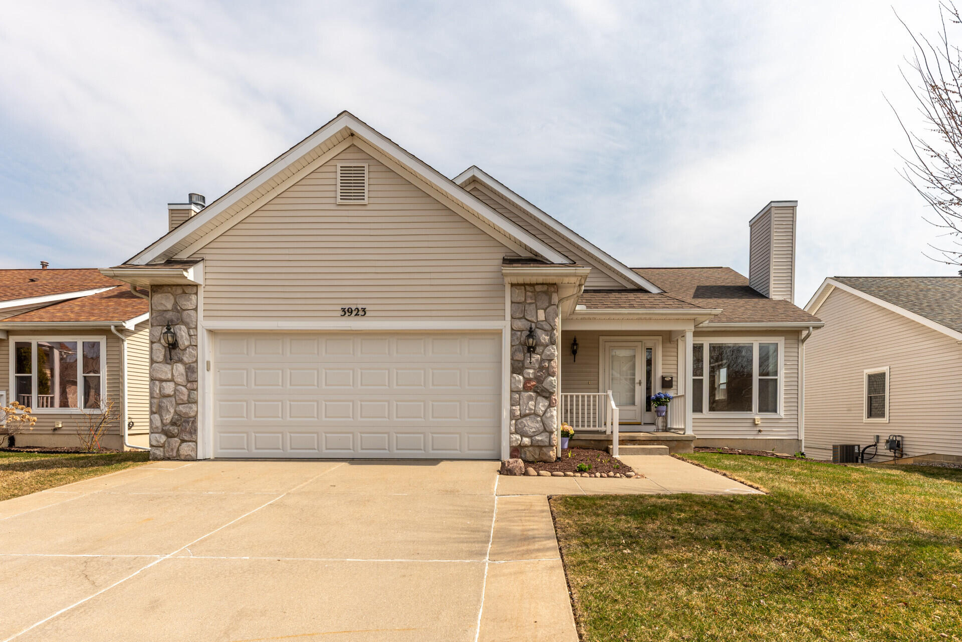 3923 Bridle Pass Ann Arbor, MI 48108 - Photo 2 of 50 Exterior